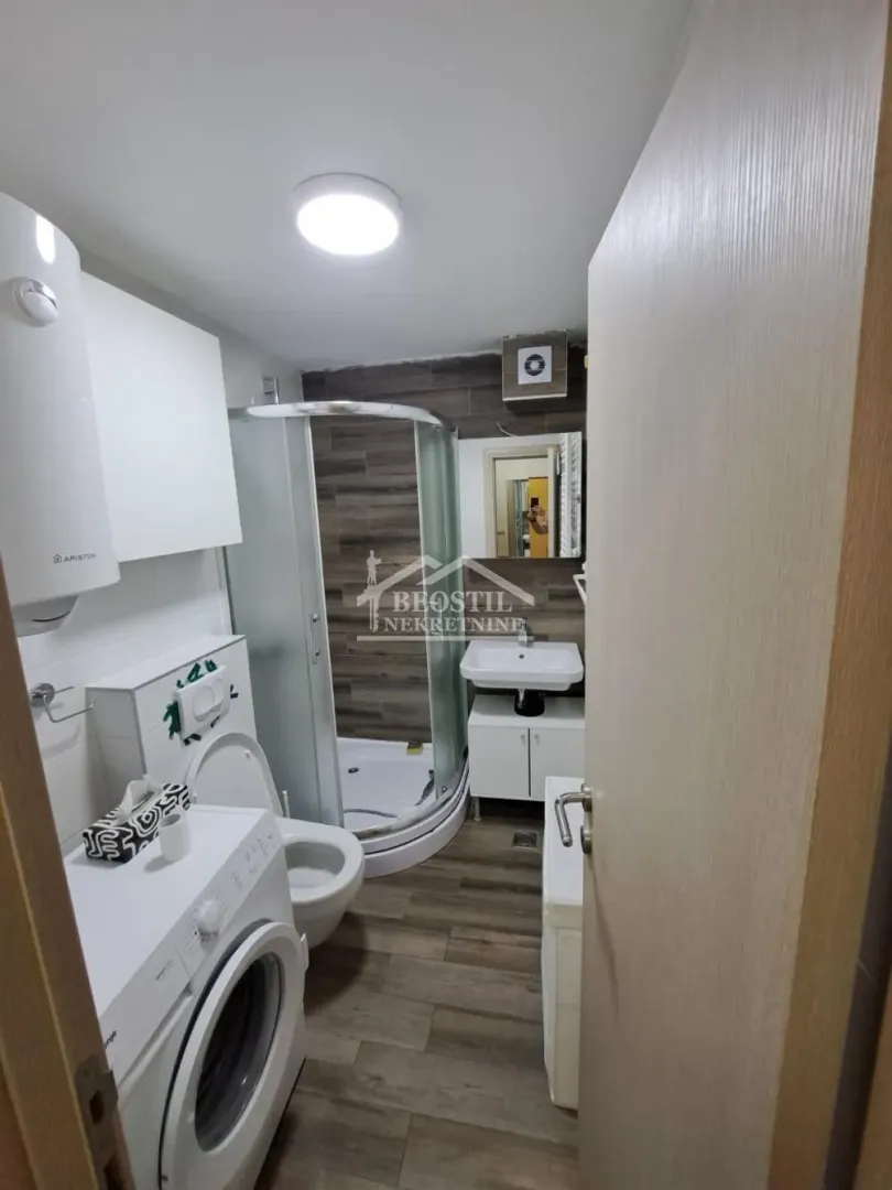 Izdavanje, jednosoban stan, 32m², Zemun Sve Podlokacije, Beograd