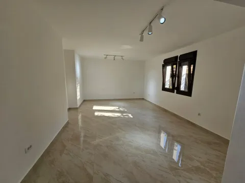 Prodaja, kuća, 180m², Podgorica, Crna Gora - image 7