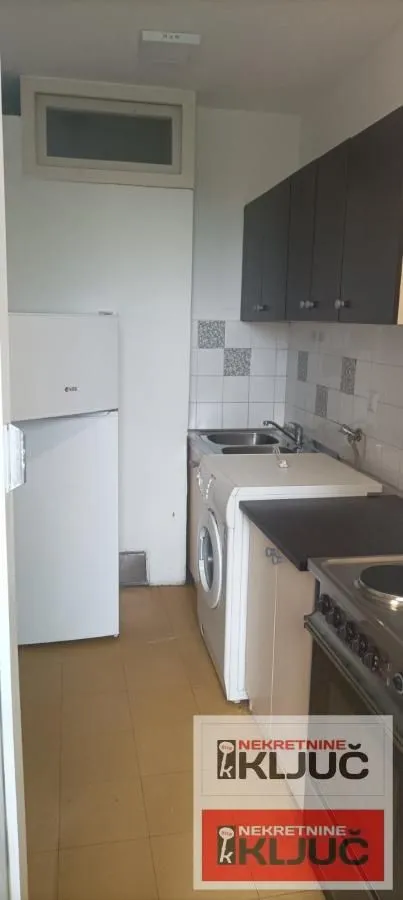 Izdavanje, jednosoban stan, 40m², Novo naselje, Novi Sad