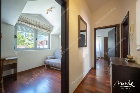 Prodaja, dvosoban stan, 61m², Dobrota, Kotor - image 19