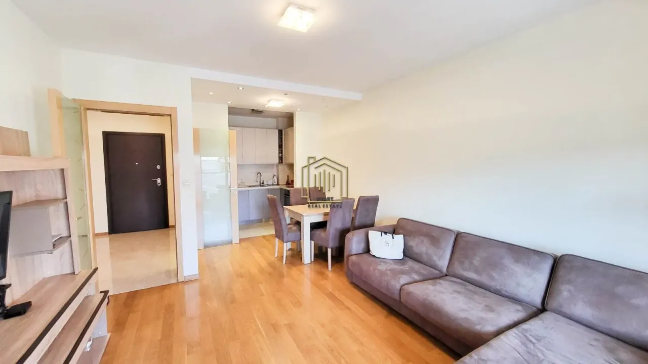 Izdavanje, trosoban stan, 95m², Momišići, Podgorica