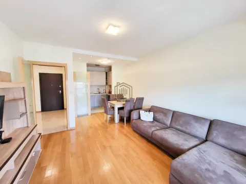 Izdavanje, trosoban stan, 95m², Momišići, Podgorica - image 1