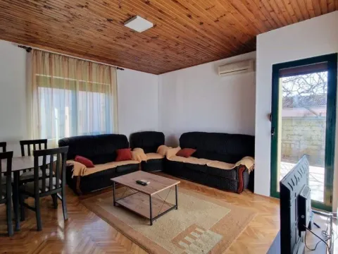 Rent, two bedroom apartment, 75m², Zlatica, Podgorica - image 1