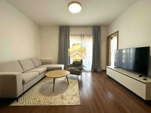 Izdavanje, dvosoban stan, 90m², Master Kvart, Podgorica