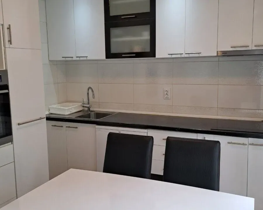 Prodaja, jednosoban stan, 55m², Centar, Bar