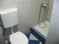 Izdavanje, četvorosoban stan, 96m², Centar, Niš - image 17