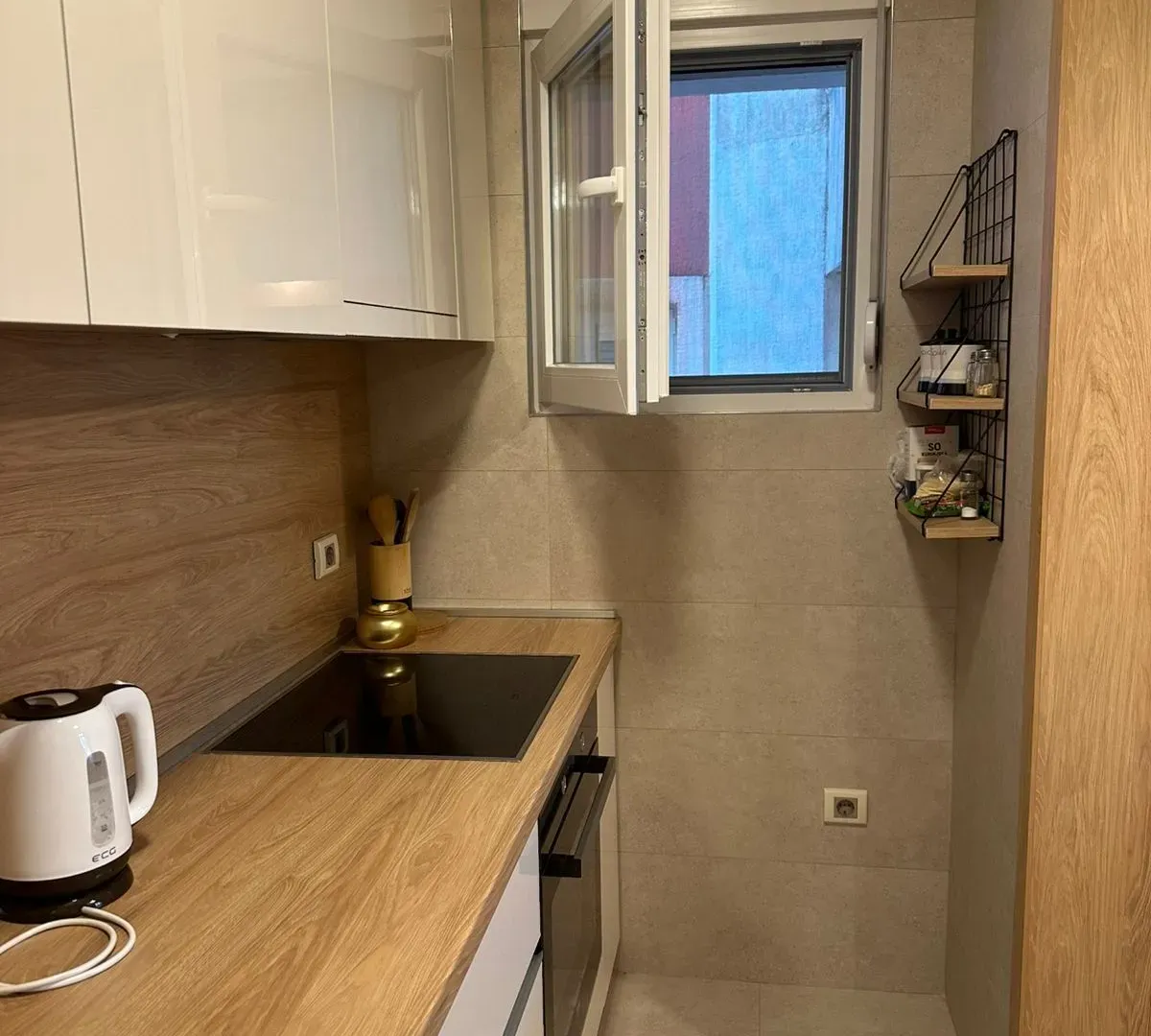 Izdavanje, jednosoban stan, 42m², Gorica C, Podgorica