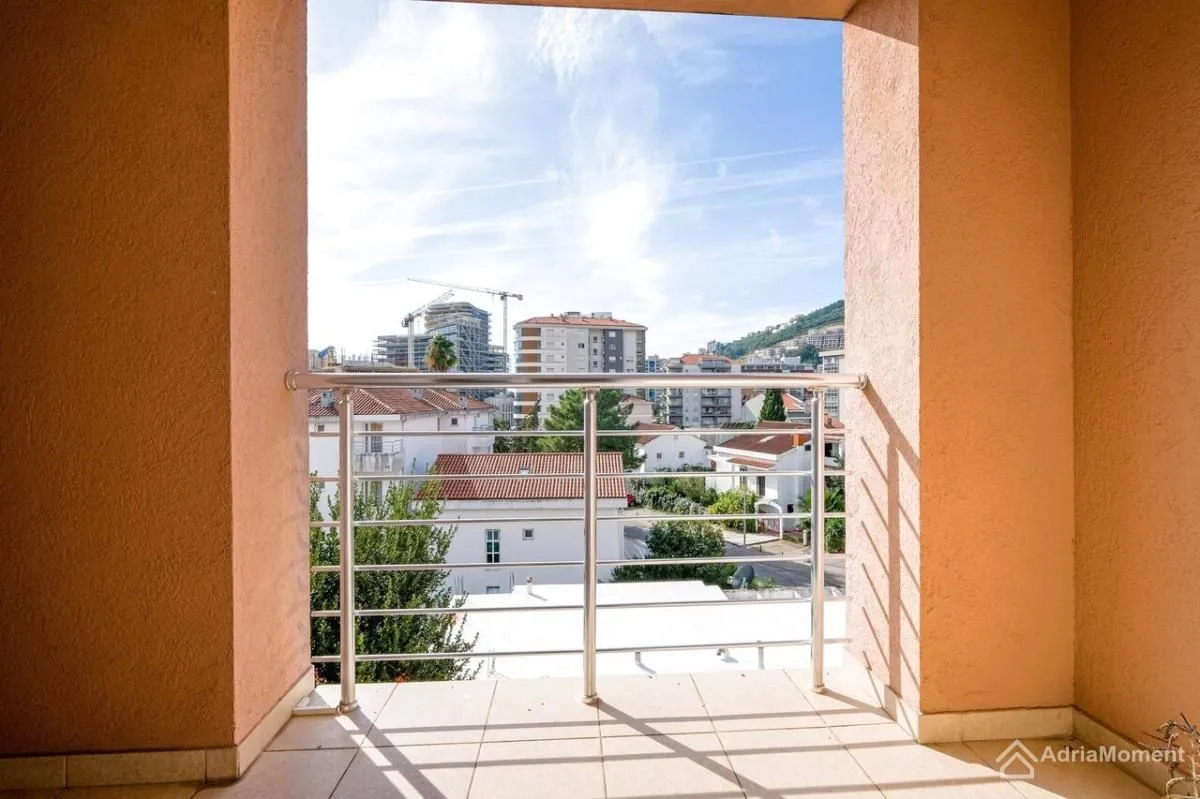 Sale, one bedroom apartment, 64m², Centar, Budva