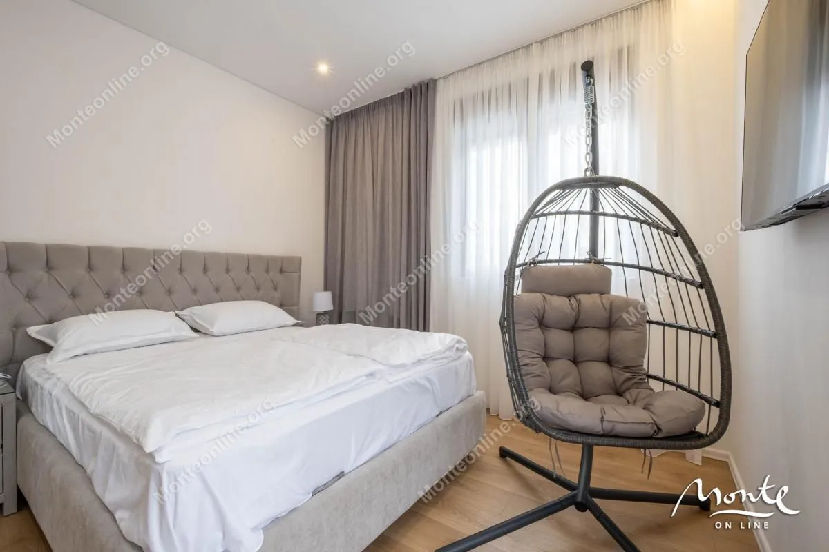 Prodaja, dvosoban stan, 90m², Tivat, Crna Gora