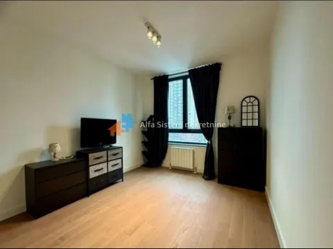 Izdavanje, trosoban stan, 86m², Savski Venac, Beograd - image 6