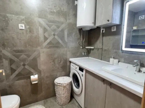 Izdavanje, jednosoban stan, 42m², Pobrežje, Podgorica - image 10