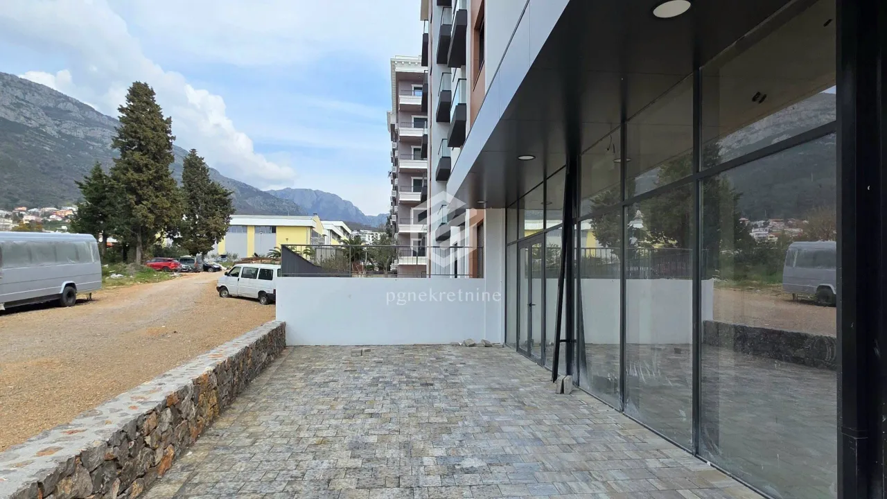 Rent, office space, 55m², Šušanj, Bar