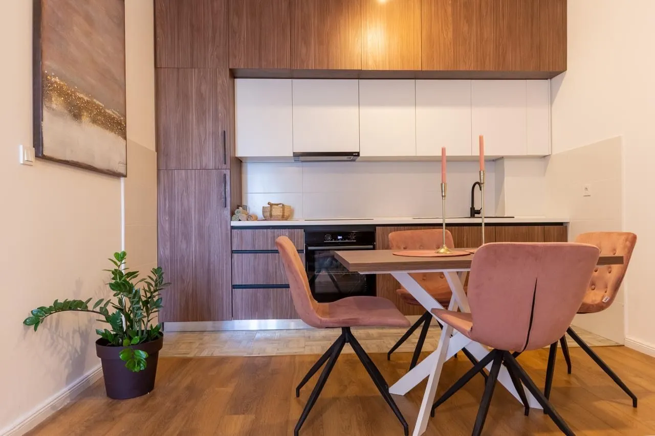 Izdavanje, jednosoban stan, 56m², Bijela, Herceg Novi