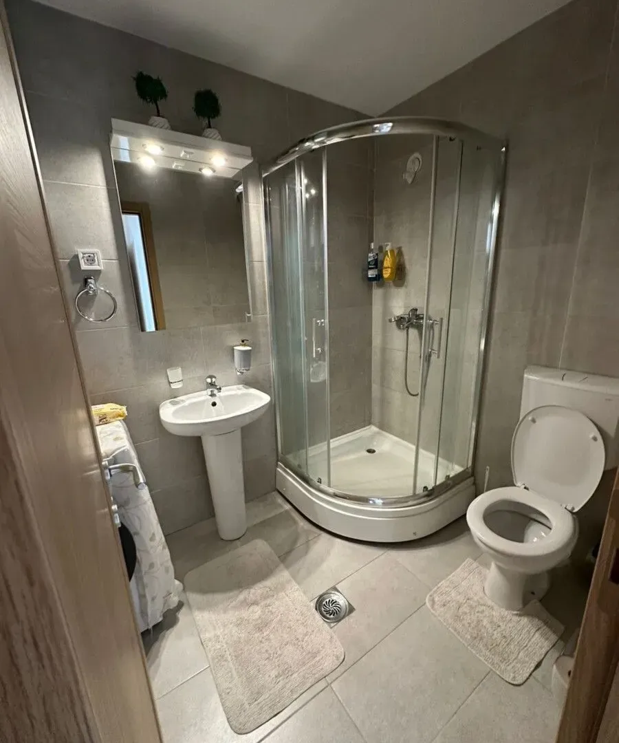 Izdavanje, dvosoban stan, 66m², Stari Aerodrom, Podgorica