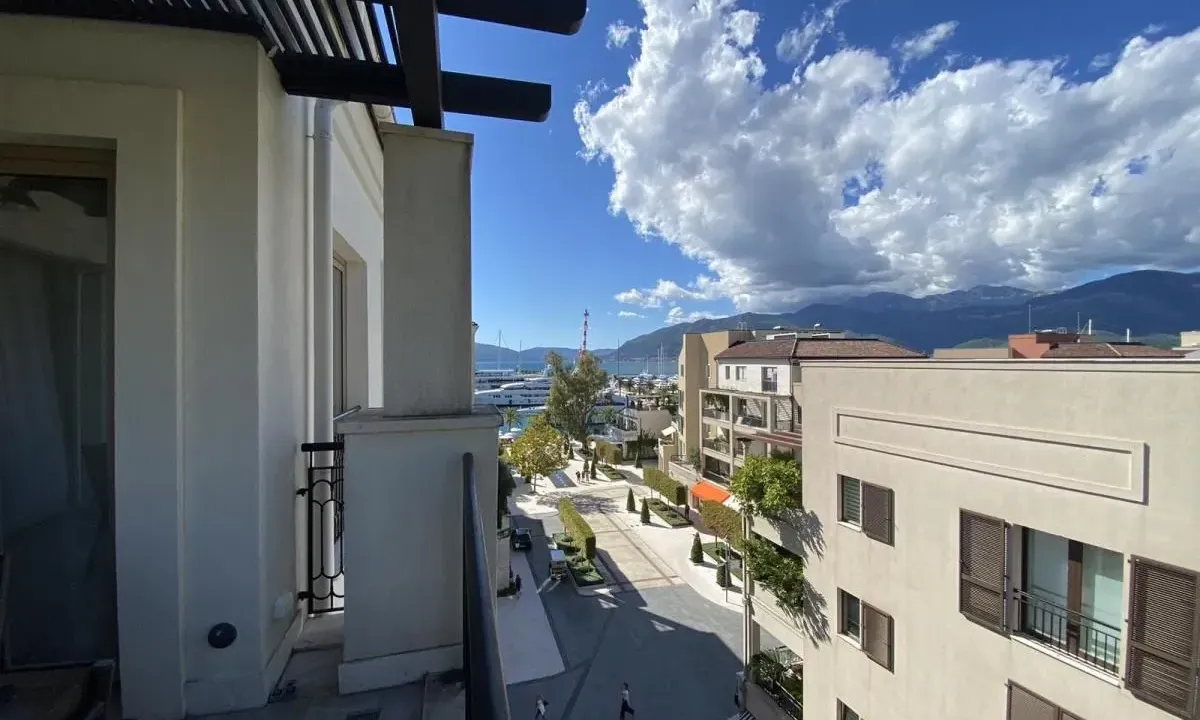 Prodaja, jednosoban stan, 76m², Tivat, Crna Gora