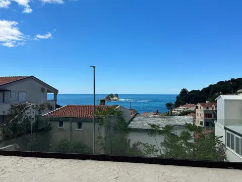 Rent, three bedroom apartment, 127m², Petrovac, Budva - image 17