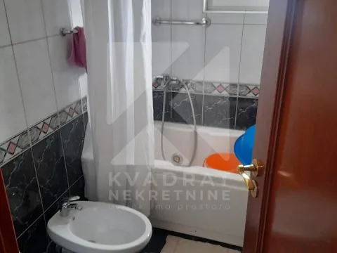 Rent, two bedroom apartment, 80m², Stari Aerodrom, Podgorica - image 9