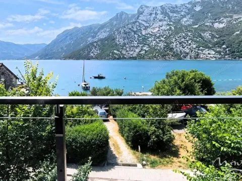 Prodaja, jednosoban stan, 46m², Risan, Kotor - image 1