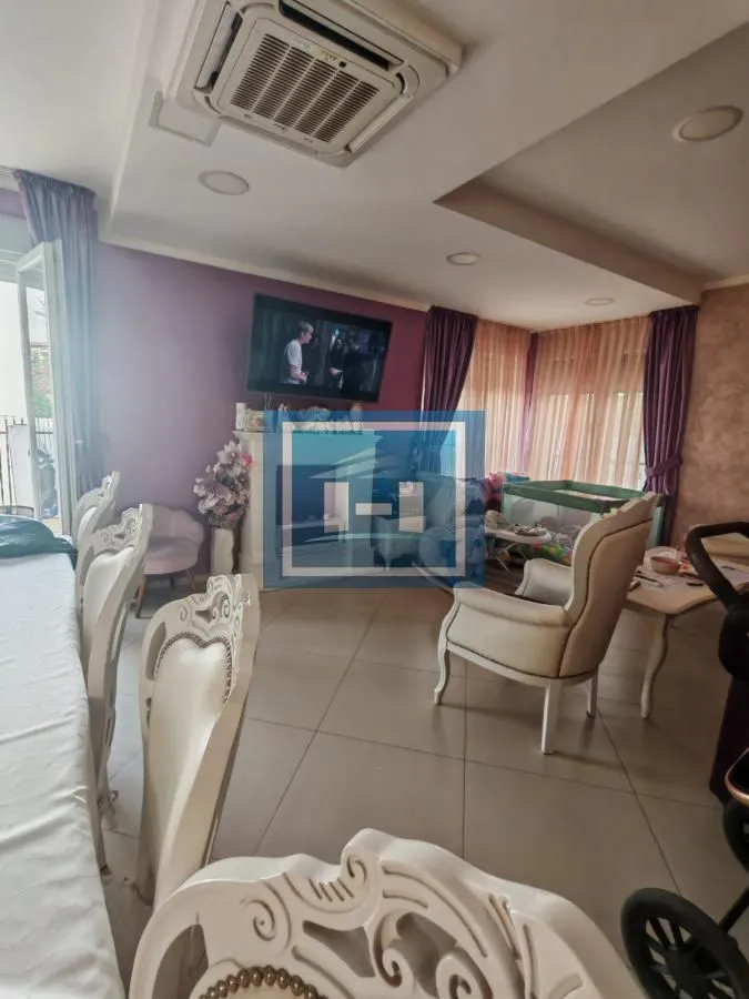 Prodaja, stan, 180m², Centar, Paraćin
