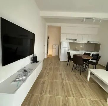 Rent, one bedroom apartment, 55m², Gradiošnica, Tivat - image 4