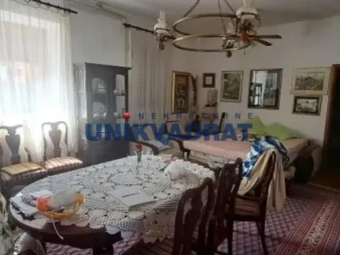 Sale, house, 300m², Sremski Karlovci, Novi Sad