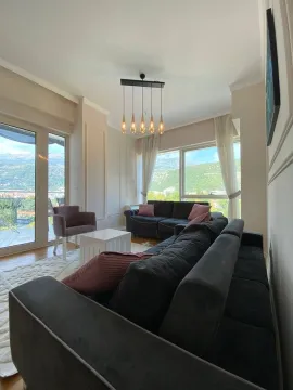 Izdavanje, trosoban stan, 89m², Tre Canne, Budva - image 2