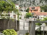 Izdavanje, kuća, 400m², Dobrota, Kotor - image 6