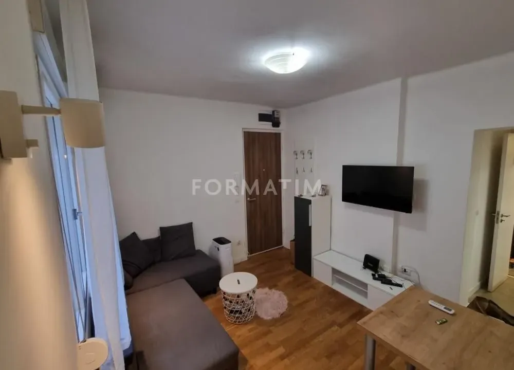 Izdavanje, jednosoban stan, 25m², Stari Grad, Beograd