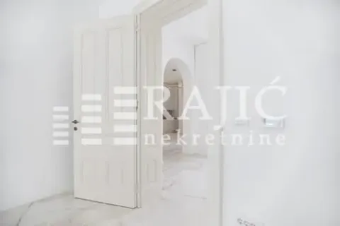 Rent, three bedroom apartment, 105m², Stari Grad, Beograd - image 13