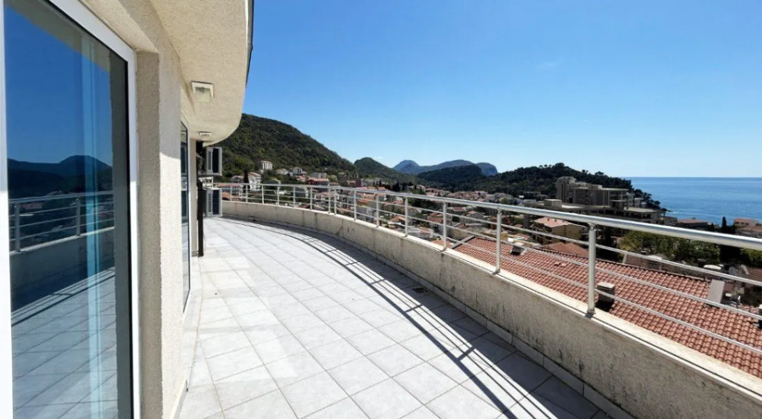 Prodaja, trosoban stan, 169m², Petrovac, Budva