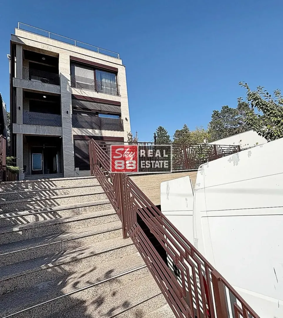 Rent, four bedroom apartment, 120m², Savski Venac, Beograd