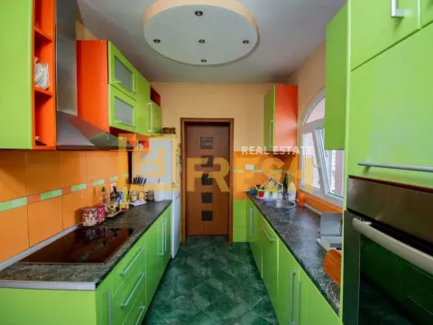 Prodaja, kuća, 180m², Donja Gorica, Podgorica - image 8