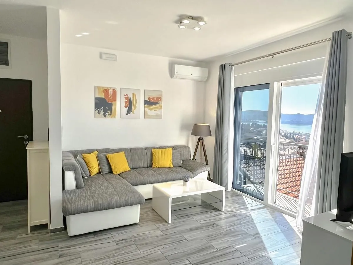 Sale, two bedroom apartment, 55m², Tivat, Crna Gora