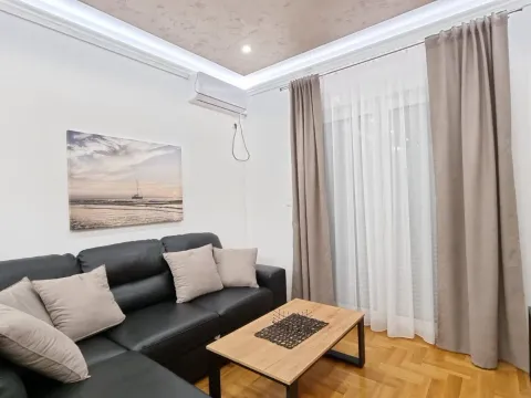 Izdavanje, jednosoban stan, 45m², Budva, Crna Gora - image 4
