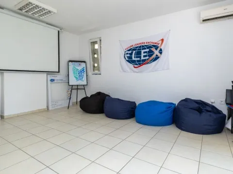 Poslovni prostor in Preko Morače