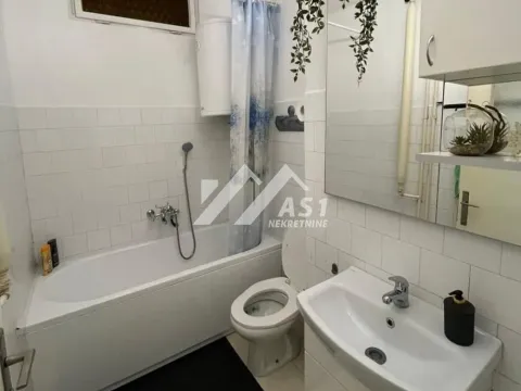 Izdavanje, dvosoban stan, 60m², Centar, Novi Sad - image 10