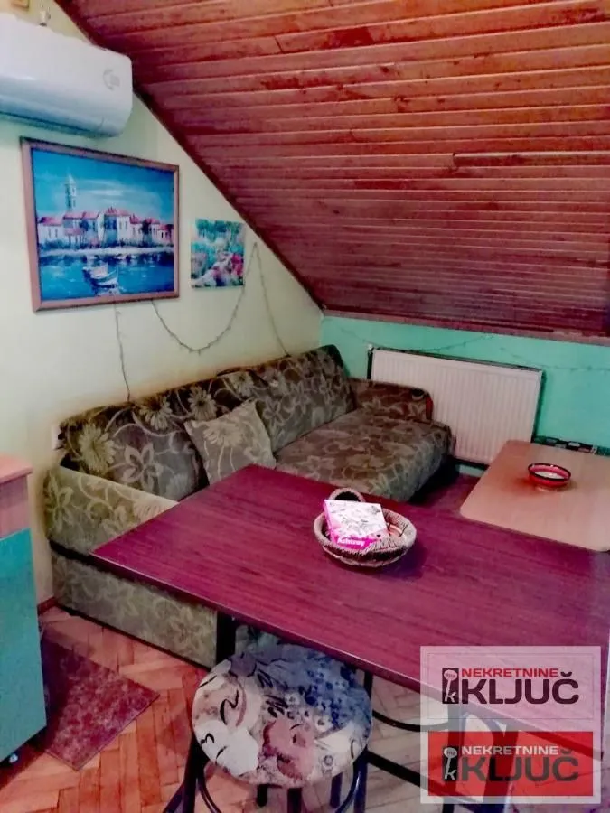 Izdavanje, garsonjera, 35m², Bulevar Oslobodjenja, Novi Sad Sve Podlokacije