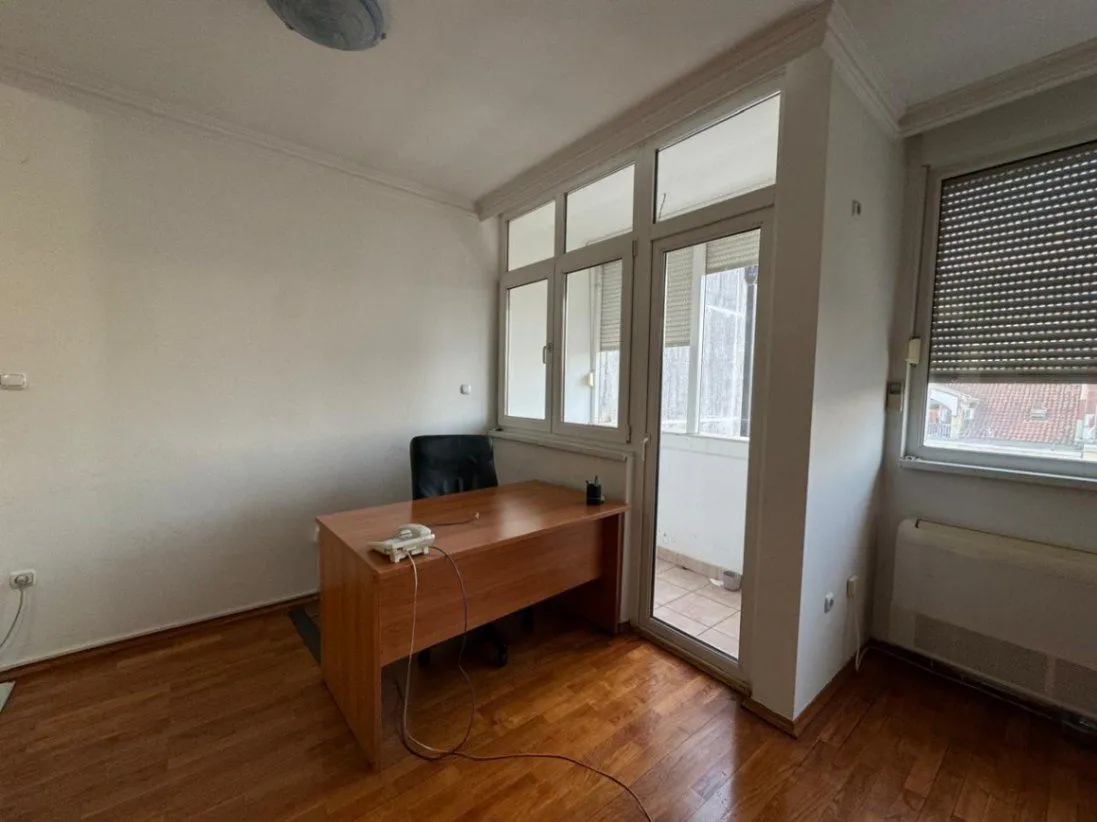Rent, office space, 84m², Autobuska stanica, Podgorica