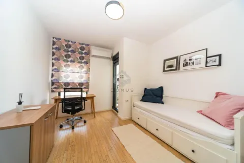 Izdavanje, trosoban stan, 95m², Dalmatinska ulica, Podgorica - image 18