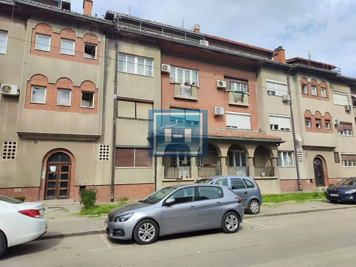 Prodaja, dvosoban stan, 73m², Centar, Jagodina