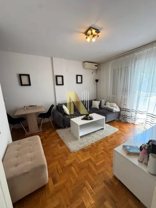 Izdavanje, jednosoban stan, 39m², Sajmište, Novi Sad