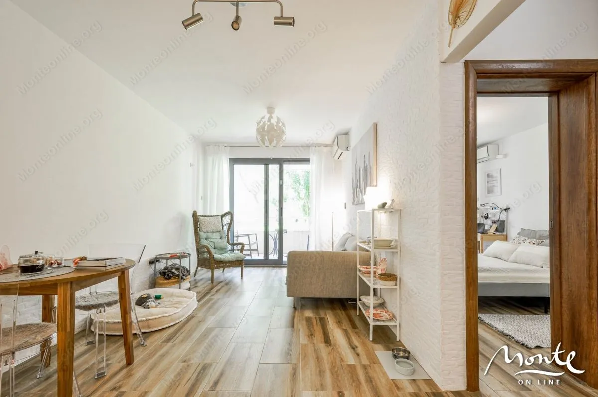 Sale, two bedroom apartment, 57m², Pržno, Budva