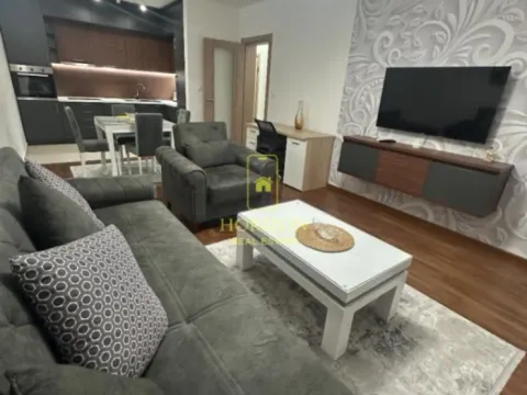 Izdavanje, dvosoban stan, 69m², Master Kvart, Podgorica