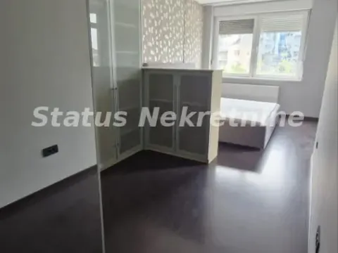 Izdavanje, četvorosoban stan, 116m², Novi Sad, Srbija - image 6