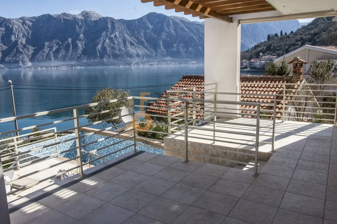 Prodaja, kuća, 586m², Kotor, Crna Gora
