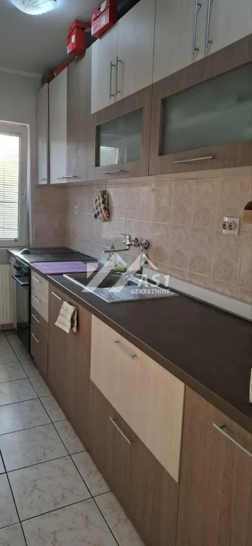 Izdavanje, dvosoban stan, 46m², Centar, Novi Sad