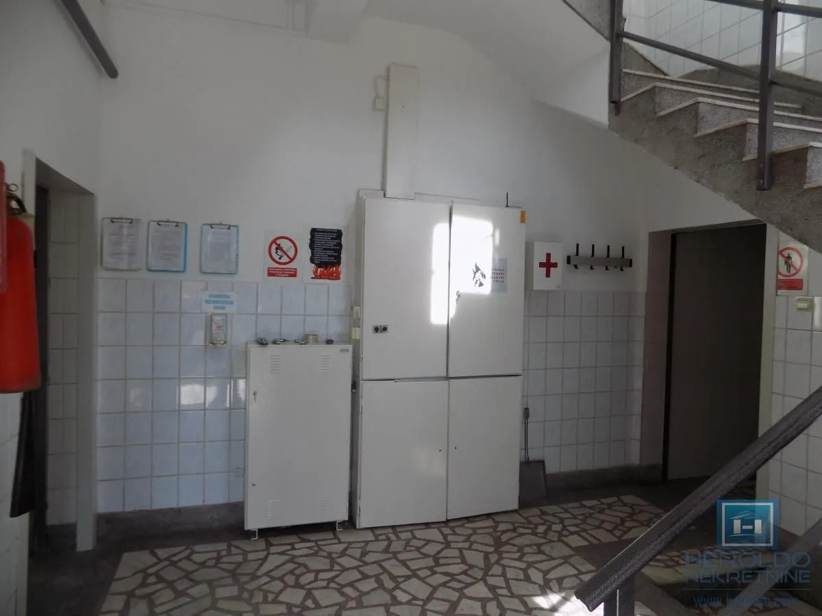 Rent, office space, 1500m², Donje Vidovo, Paraćin