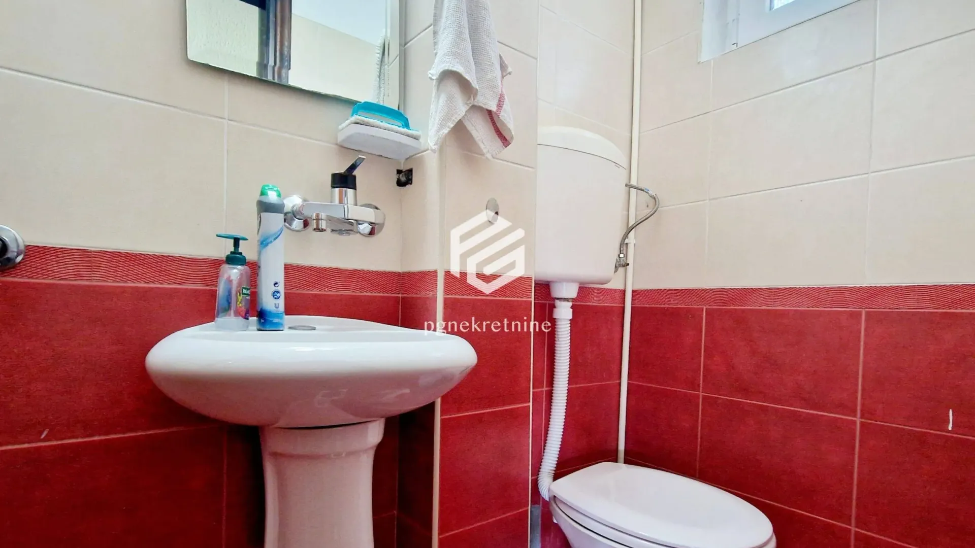 Izdavanje, kuća, 250m², Stari Aerodrom, Podgorica