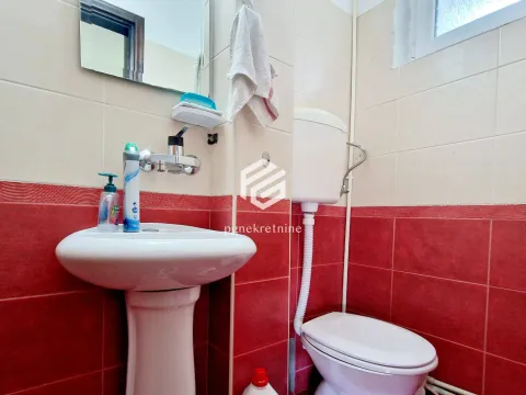 Izdavanje, kuća, 250m², Stari Aerodrom, Podgorica - image 10