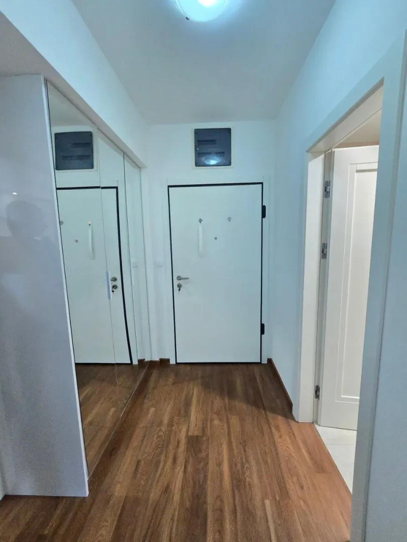 Izdavanje, jednosoban stan, 52m², Master Kvart, Podgorica